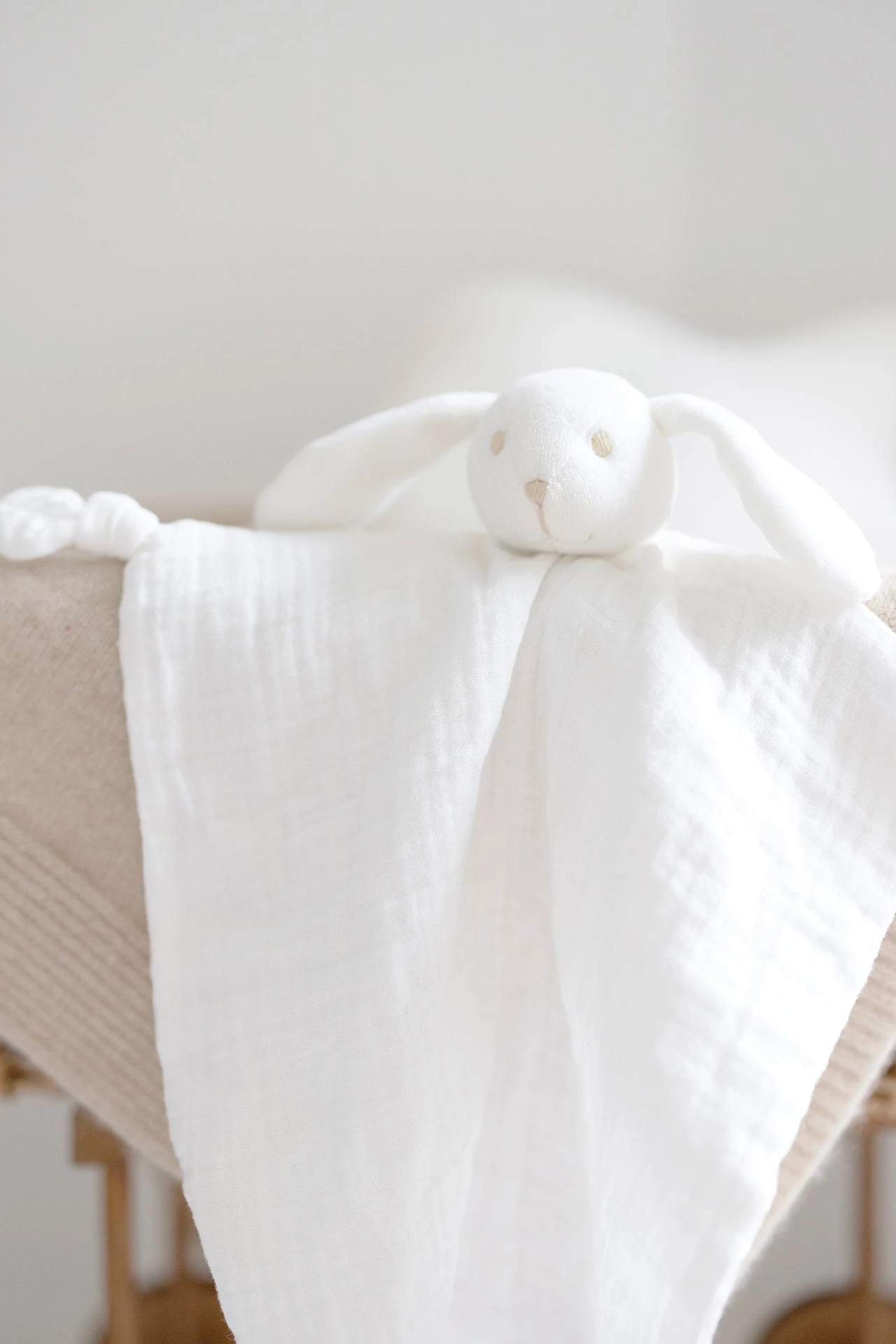 Augustin Le Lapin - Doudou Coton Bio 4 Augustin Le Lapin - Doudou Coton Bio – Image 2