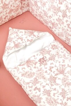 Nid D'ange - Imprimé Inspiration Toile De Jouy Rose