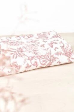 Plaid Réversible- Imprimé Inspiration Toile De Jouy 7 Plaid Réversible- Imprimé Inspiration Toile De Jouy -Mode Enfantine TT74001 34 2 0