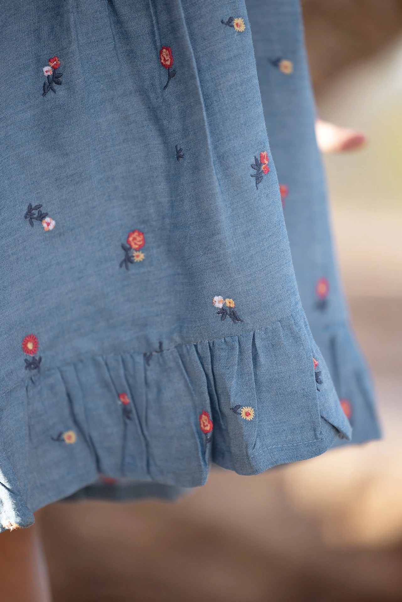 Robe - Bleu Denim Broderies 6 Robe - Bleu Denim Broderies – Image 4