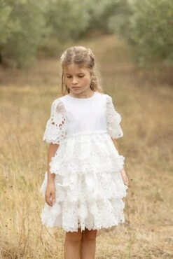 Robe - Blanc Broderies Relief