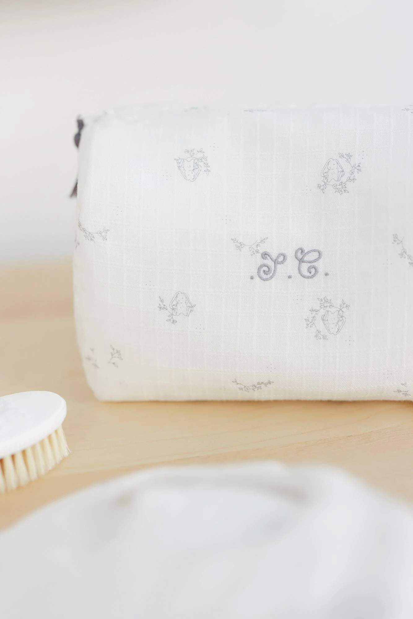 Trousse De Toilette - Petit Augustin 6 Trousse De Toilette - Petit Augustin – Image 4